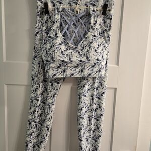 Zyia storm brushed Hendrix pocket criterion 7/8  leggings And Oh So Strappy Bra